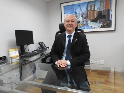 Engenheiro Civil Ricardo Rocha de Oliveira toma posse como novo presidente do Crea-PR